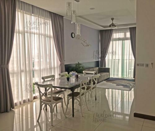 Apartamento Paragon Residences Straits View Homestay