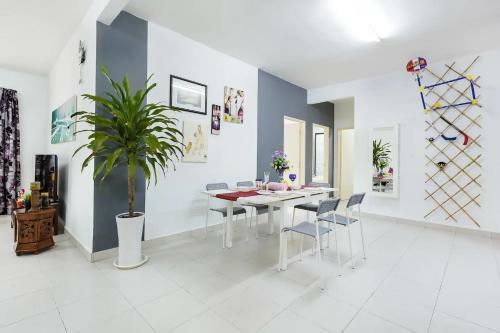 Apartamentos Homestay@aeon Desa Tebrau