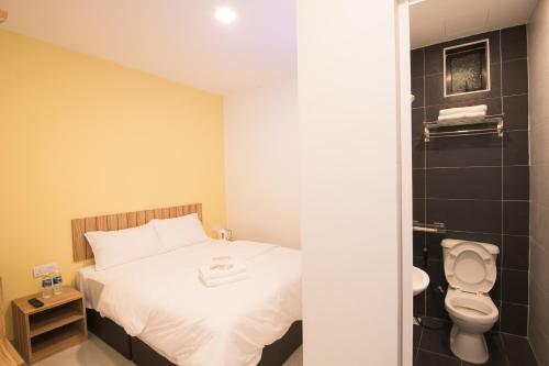Hostal Ltl Guesthouse
