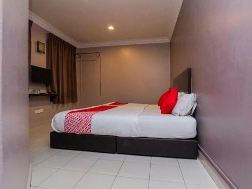 Oyo 44027 Golden Horse Hotel