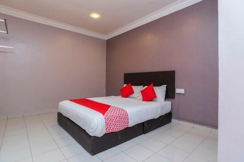 Oyo 44027 Golden Horse Hotel