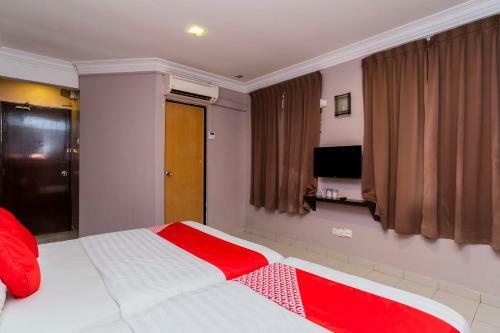 Oyo 44027 Golden Horse Hotel