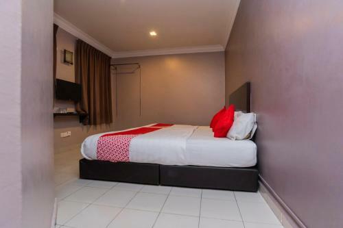 Oyo 44027 Golden Horse Hotel