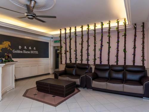 Oyo 44027 Golden Horse Hotel