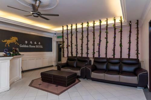 Oyo 44027 Golden Horse Hotel
