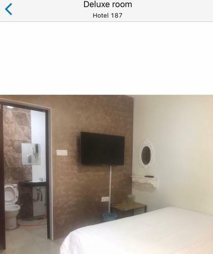 Hotel 187