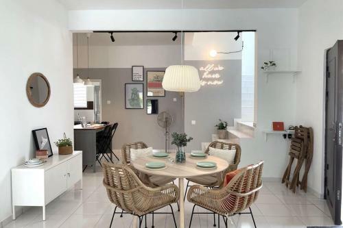 {hidden Gem} Abode@tropika Stylish Designer's Home