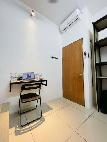 Oyo Home 90421 Suriamas Suites Condominum 2