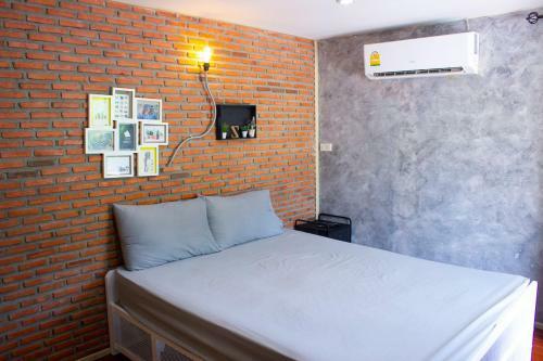 Hostal Patoey House