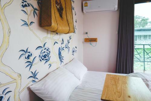 Hostal Patoey House