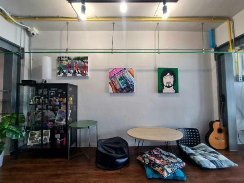 Hybrit Hostel&cafe