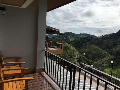 Thai Tea Garden Home