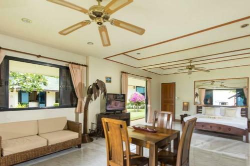 5 Bedroom Beachfront Villa