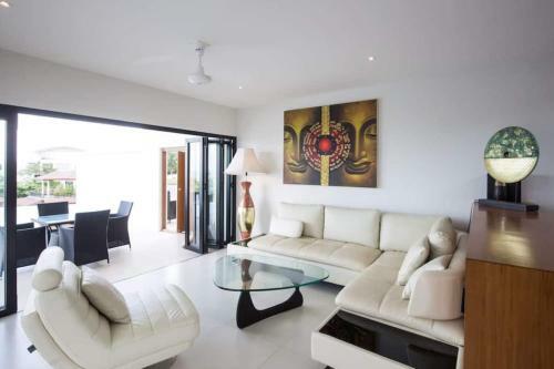 7 Bed Luxury Seaview Villas 5 Mins To Beach