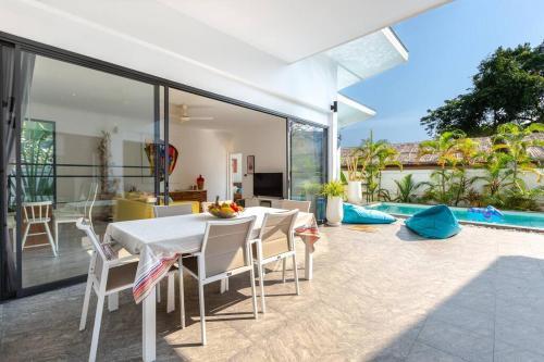 Lady Blue Villa 3 Bedrooms 500m From The Beach