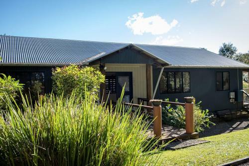 Escape To The Maleny Hinterland This Winter - Pizza Oven, Fireplace, Firepit