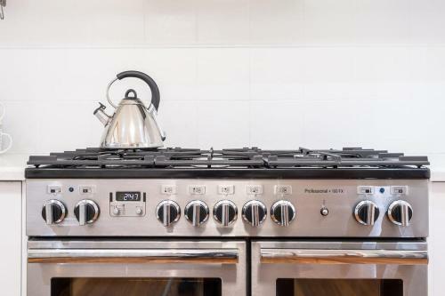 Escape To The Maleny Hinterland This Winter - Pizza Oven, Fireplace, Firepit