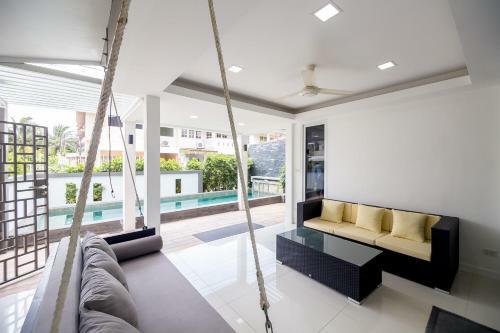 Modern Pool House