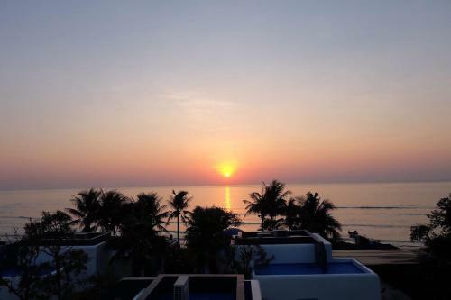3br Beachfront Jacuzzi Villa@the Crest Santora Hua Hin By Triple B