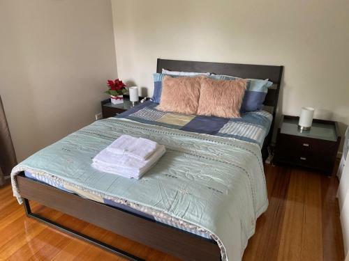Gunnas Oasis - A Peaceful Spacious Hood With A Private Study/lounge