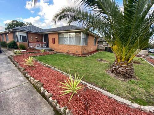 Gunnas Oasis - A Peaceful Spacious Hood With A Private Study/lounge