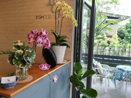 Bed & Breakfast 18 In Town Homestay