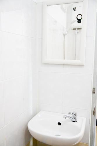 Apartamento Baan Ploy Inn 2