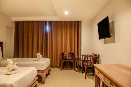 At Ruam Chok Hotel