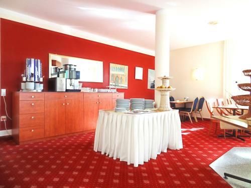 Hostal Hotel Garni Arcis