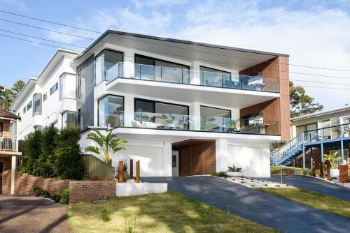 Vueone - Nelson Bay Beach House That Is Pure Luxury