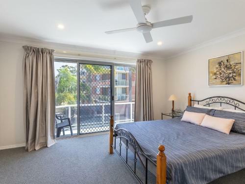 Kristie Court, 2 7 Weatherly Close
