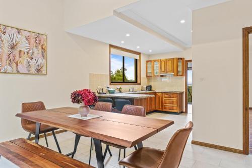 Oceans 19 Views / Spa Bath / Fire Place / Nelson Bay