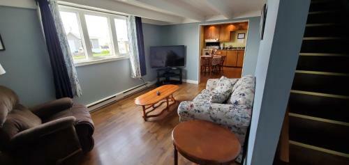 Hillside Cottage 2