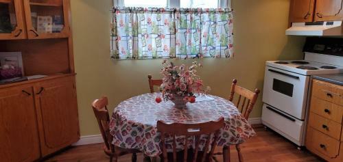 Hillside Cottage 2
