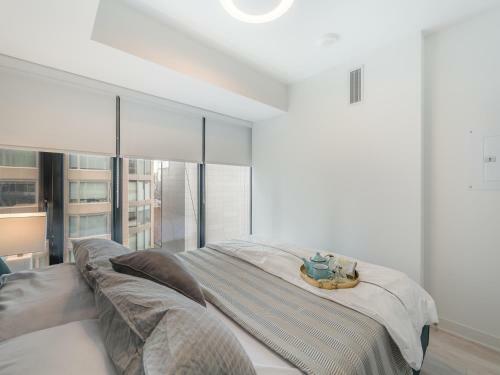 Apartamento Designer 1br + Study Suite In Coveted Yorkville
