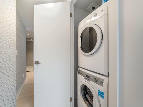Apartamento Designer 1br + Study Suite In Coveted Yorkville