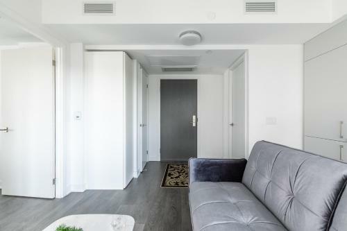 Apartamento Designer 1br + Study Suite In Coveted Yorkville