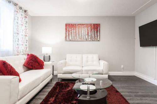 Entire 2 Bedroom Apartment Uptown Waterloo Kw