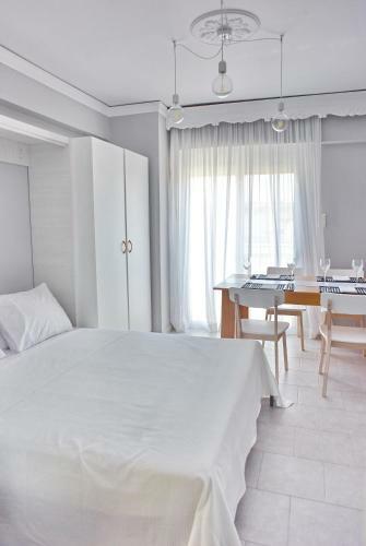 Alkyoni City Apartment