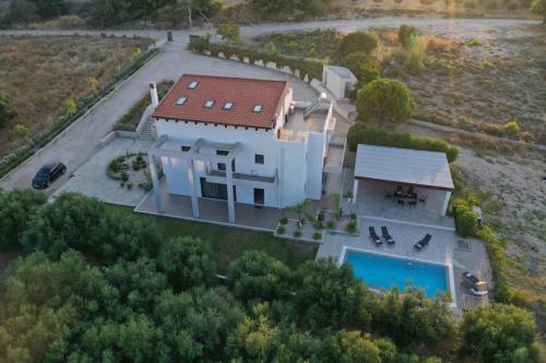 La Luna Villa