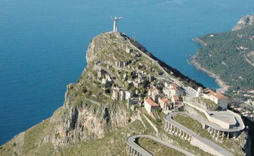 Villa Manat�