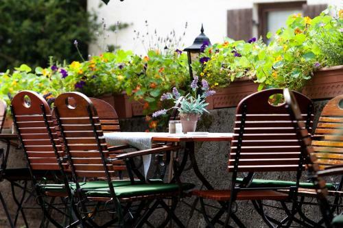 Hostal Gasthof - Hotel Zur Post
