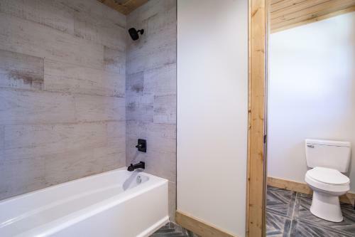 Luxury Mountain Escape - Private Pool And Hot Tub