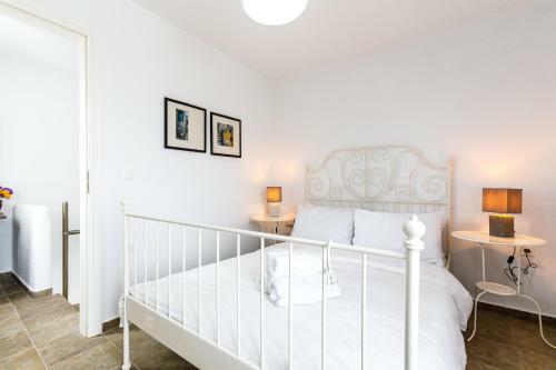 Arcana Santorini Villas, An Authentic Cycladic Experience