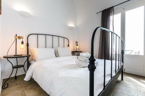 Arcana Santorini Villas, An Authentic Cycladic Experience