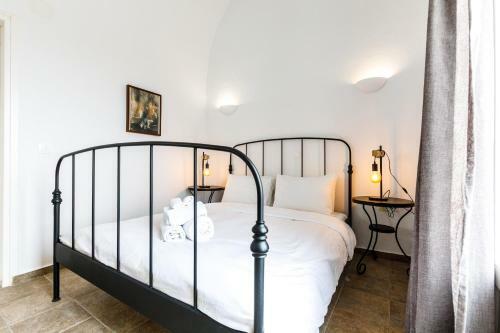 Arcana Santorini Villas, An Authentic Cycladic Experience