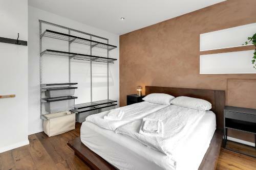 G5 - Penthouse Apartment