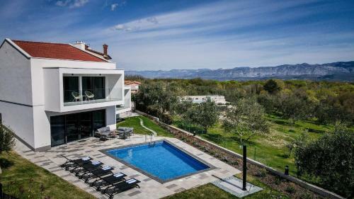 New 2022 Villa Ante