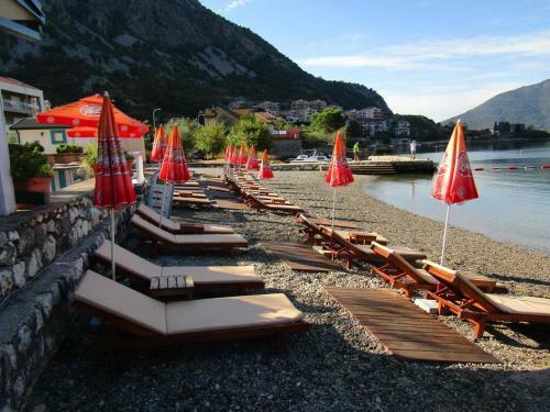 Hostal Risan View