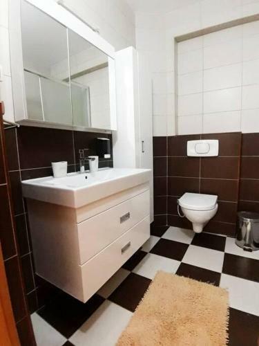Lovely 1-bedroom Apartment In Prishtina